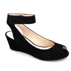 Sacha London Venice Peep Toe Wedge Sandal in Black Size 7